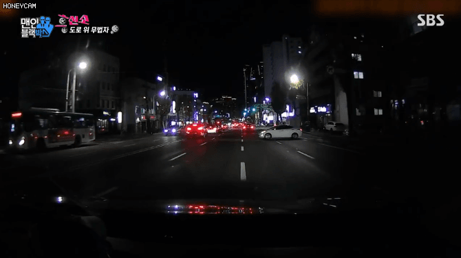 왕복 8차선 도로.....유턴 레전드.gif | 인스티즈