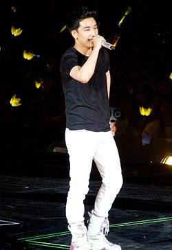 Seungri 2012 2.jpg