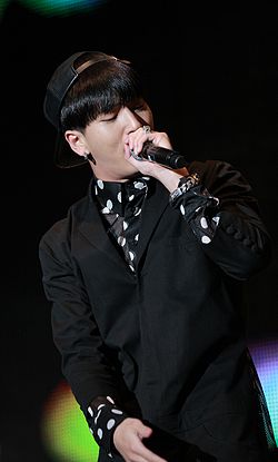 Baro at the Yongsan I-Park Mall on November 2013 03.jpg