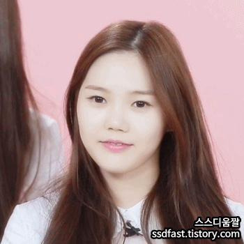 왠지모를 친근감에 내꺼인거 같아서 오마이걸 효정.jpgif | 인스티즈