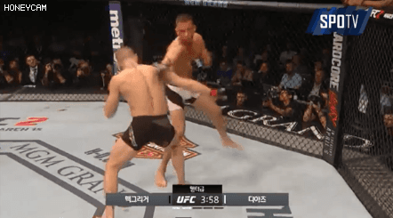 실컷 때리다가 역전 당하는 맥그리거 | 인스티즈