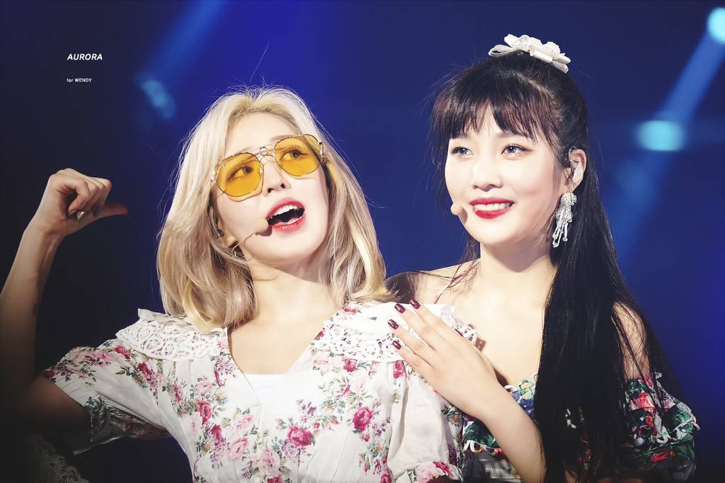 2019년 1월에 갑자기 머리 자르고 나타난 레드벨벳 웬디.jpg | 인스티즈