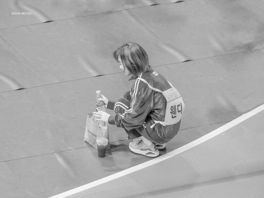 2019년 1월에 갑자기 머리 자르고 나타난 레드벨벳 웬디.jpg | 인스티즈