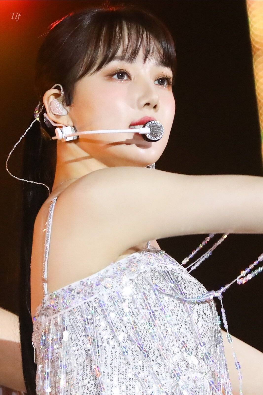 은근히 미인인 듯한 은갈치 패션의 여자친구 예린이.pgif | 인스티즈