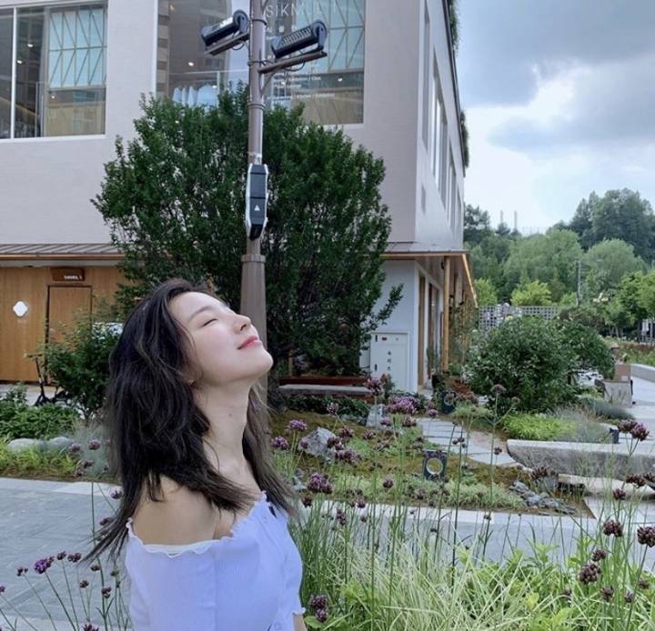 슬슬 연휴가 끝나가는 것이 실감나는 와중에 이새롬.jpgif | 인스티즈