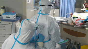 코로나 바이러스와 사투를 벌이는 의료진들.jpg | 인스티즈