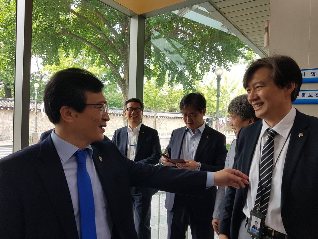 김의겸 전 대변인님 페북 조국 교수에게 | 인스티즈