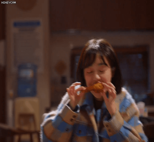 낭만닥터 김사부2 치킨 먹는 윤아름(소주연).gif | 인스티즈
