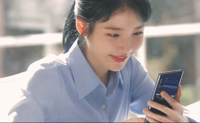 무대에서 쫒겨난 아이유 | 인스티즈