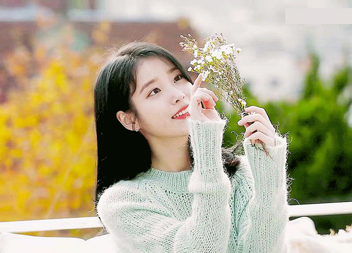 무대에서 쫒겨난 아이유 | 인스티즈