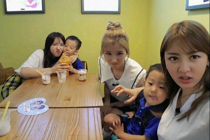 [트와이스] 아니 글쎄 아기만 보면 환장하는 처자가 있다고 해요 | 인스티즈