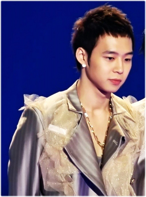 인상이 정말 많이 변한 박유천 | 인스티즈