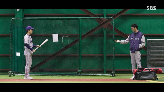 [스토브리그] 팬들이 울면서 품자마자 골때리는 캐릭터 | 인스티즈