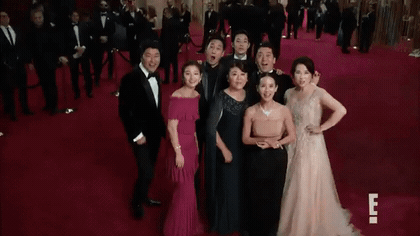 오스카 레드카펫에 선 기생충 팀.jpg | 인스티즈