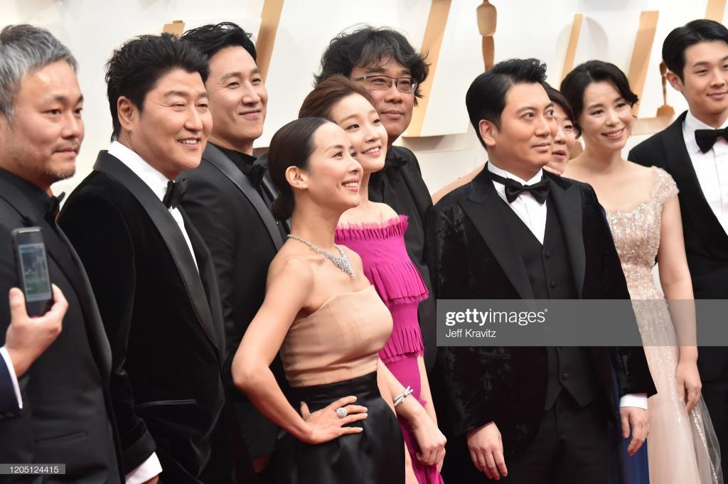 오스카 시상식 도착한 기생충팀 단체샷 | 인스티즈