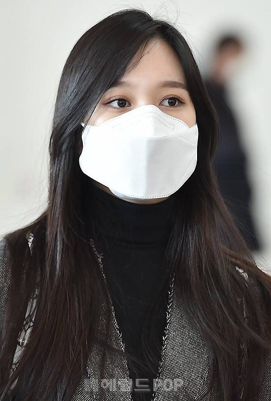 200210 일본 공연하러 인천공항에서 출국하는 트와이스 미나 꺄아앙아앗 | 인스티즈