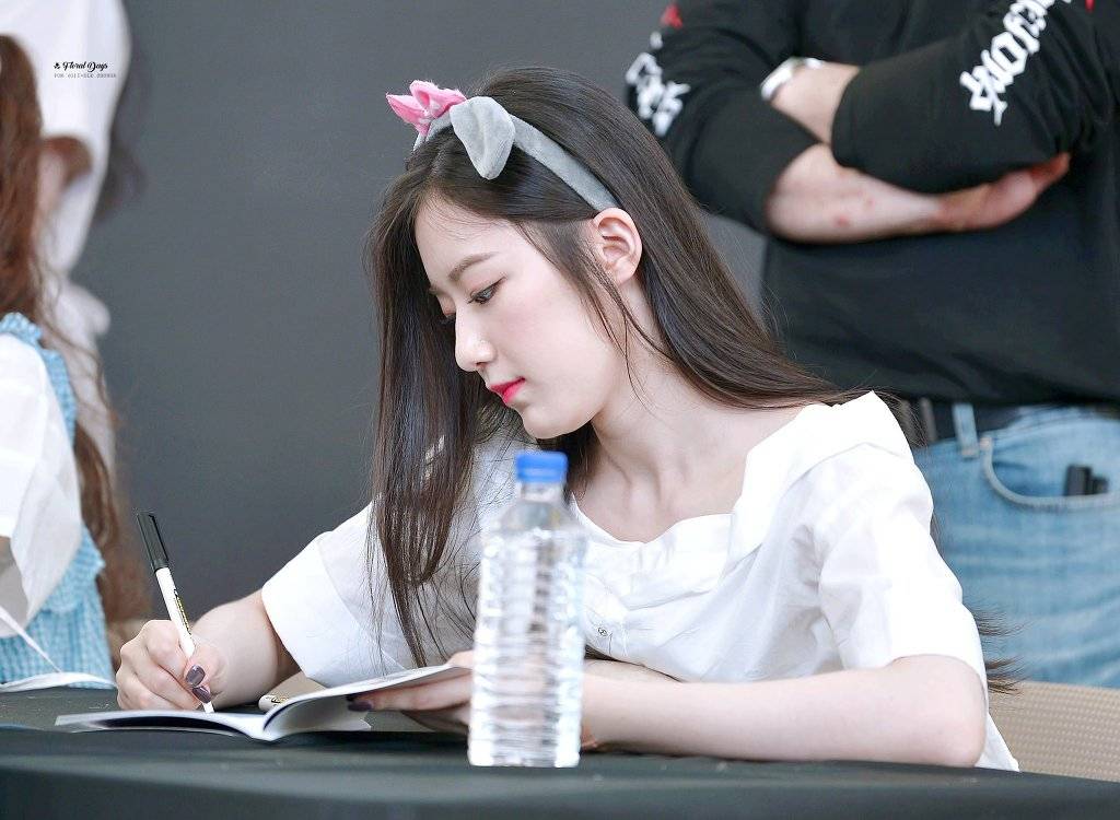 새하얀 여자아이들 슈화.jpgif | 인스티즈