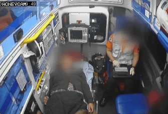 구급차가 흔들려 개빡친 여자.gif | 인스티즈