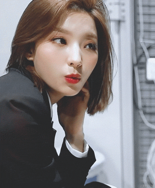 섹시카리스마 캐릭터로 착각하기 쉬운 연예인.jpgif | 인스티즈