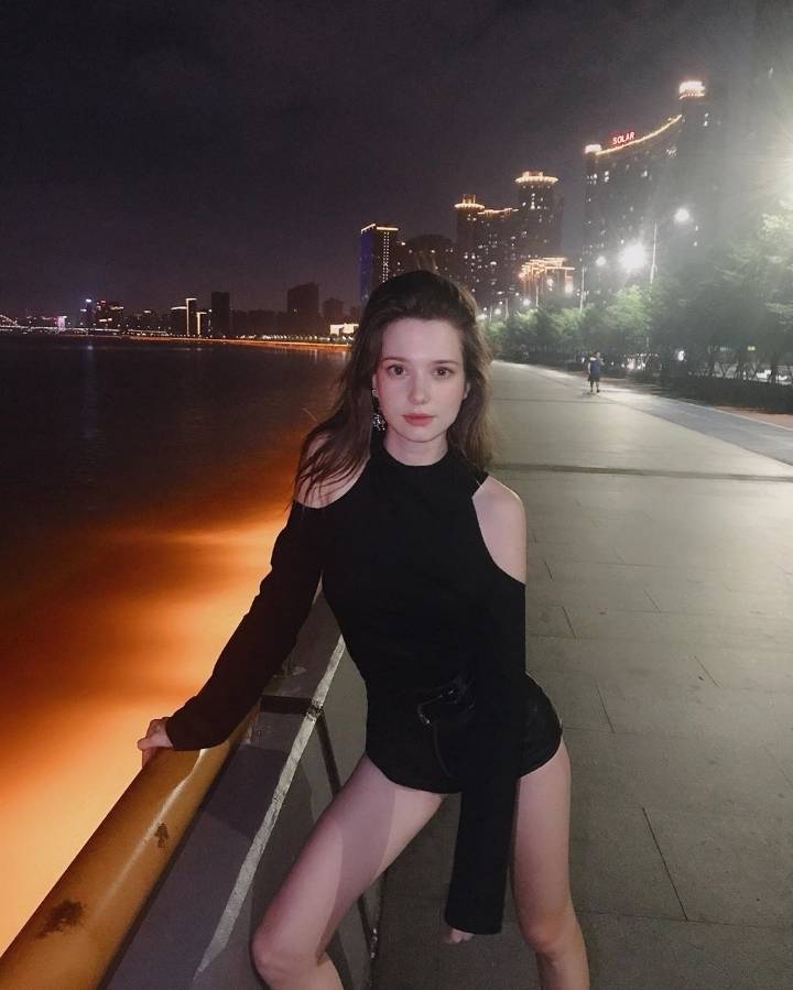 아나스타샤 세불스카 인스타 3탄 (30장) | 인스티즈