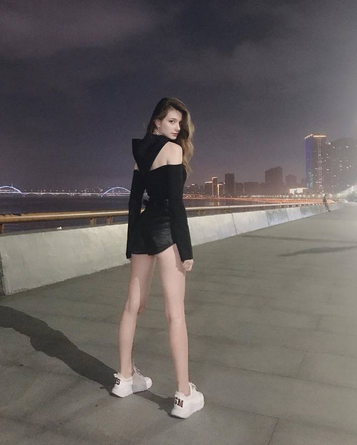 아나스타샤 세불스카 인스타 3탄 (30장) | 인스티즈