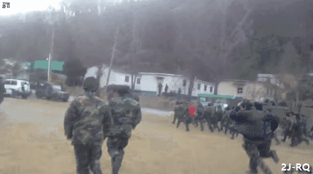 대한민국 예비군 영상 보고 놀라워 하는 미 해병대출신 유튜버.jpg | 인스티즈