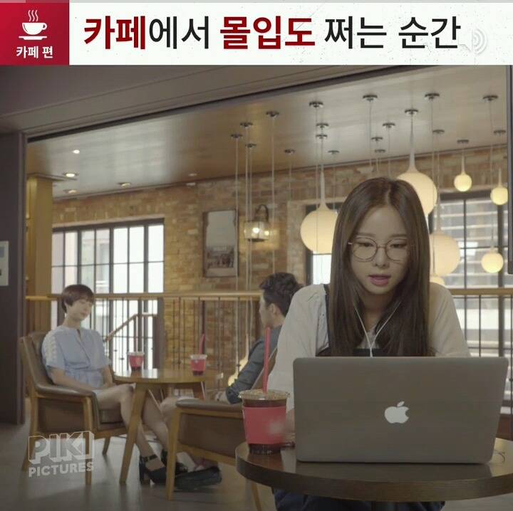 카페에서 몰입도 쩌는 순간 | 인스티즈
