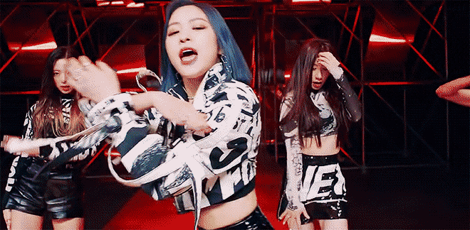 ITZY 있지"WANNABE"티저에서 찐하게 홀려버리는 류진.gif | 인스티즈