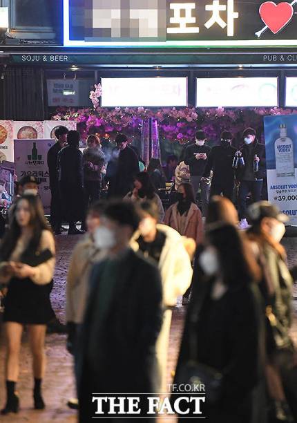 코로나 19사태에도 무신경한 젊은이들? | 인스티즈