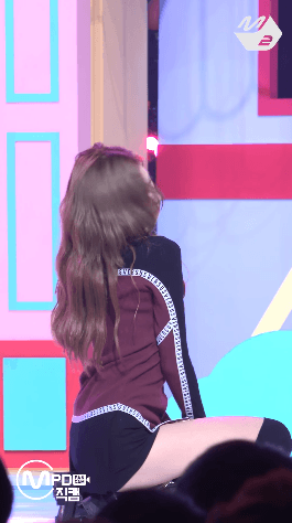 자기가 한 치즈김밥을 보는 사나의 리액숀 | 인스티즈