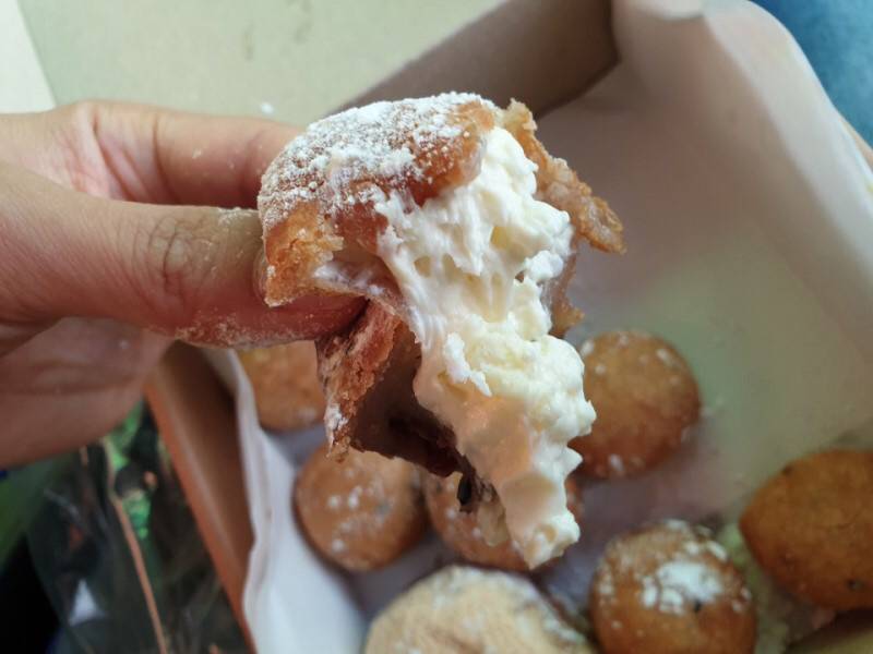 속에 여러 가지 크림이 들어간 도너츠윤 찹쌀도너츠.jpg | 인스티즈