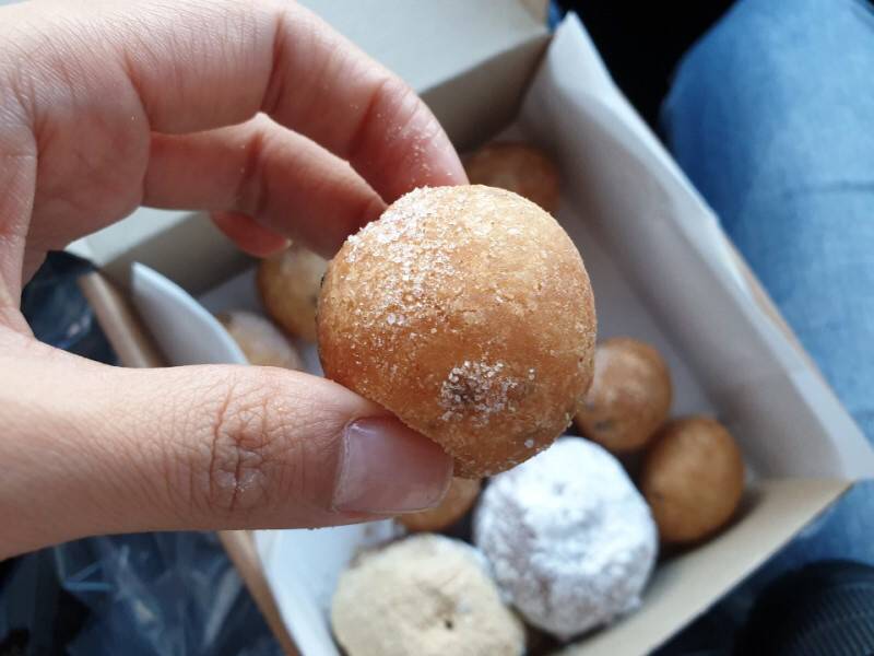 속에 여러 가지 크림이 들어간 도너츠윤 찹쌀도너츠.jpg | 인스티즈