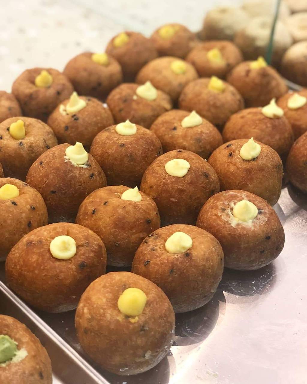 속에 여러 가지 크림이 들어간 도너츠윤 찹쌀도너츠.jpg | 인스티즈