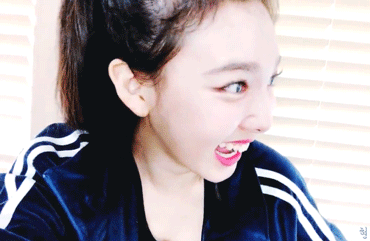 180711 KBS 연예가중계 게릴라 데이트 촬영 - 체리 토끼 나연이 of TWICE | 인스티즈