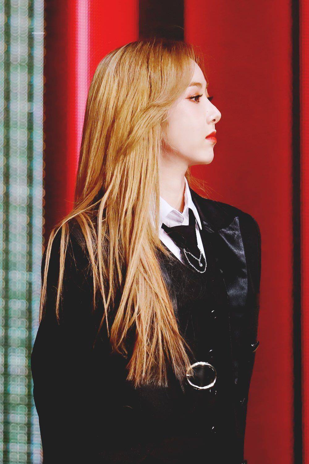 야심한 시간에 보니까 은근히 미인인 듯한 여자친구 신비.jpgif | 인스티즈