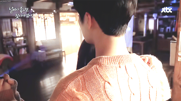 까치발하는 박민영에 고개 숙여 자세 낮추는 서강준 | 인스티즈