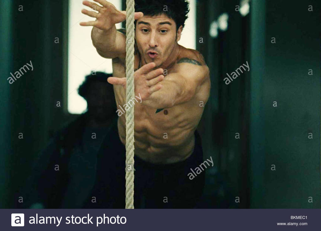 영화 13구역 주인공.gif | 인스티즈