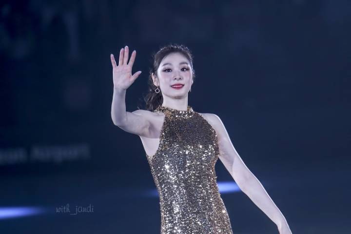 추운 날이라 마음 따뜻해지시라는 뜻에서 연느님.jpgif (30장) | 인스티즈