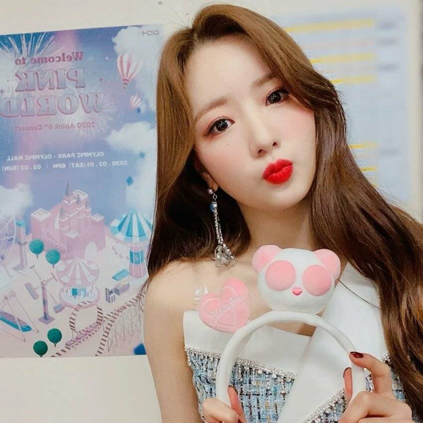 윤보미 시그니쳐 표정.gif | 인스티즈