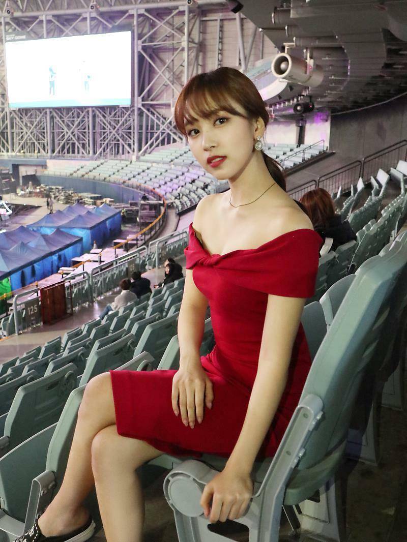 오프숄더 빨간드레스 미나 | 인스티즈