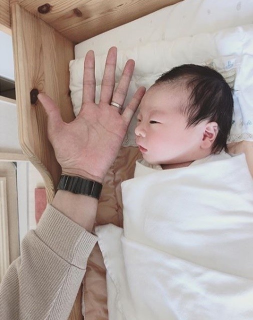 [단독] 前 티아라 아름 "어제(31일) 4kg 아기 득남…아기 보면 아픈 것도 잊혀져요"(인터뷰) | 인스티즈