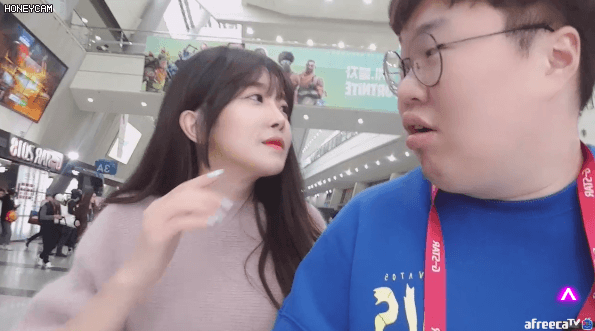 봉준 in 지스타2018 GIF | 인스티즈