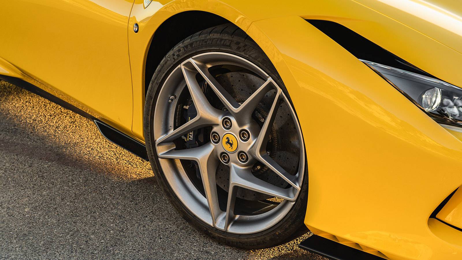 페라리 F8 스파이더 | 인스티즈