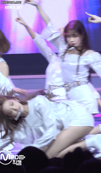 늘씬한 아이즈원 김민주3.gif | 인스티즈