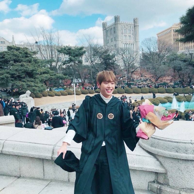 김인성 경희대 졸업식 보고가시죠 | 인스티즈