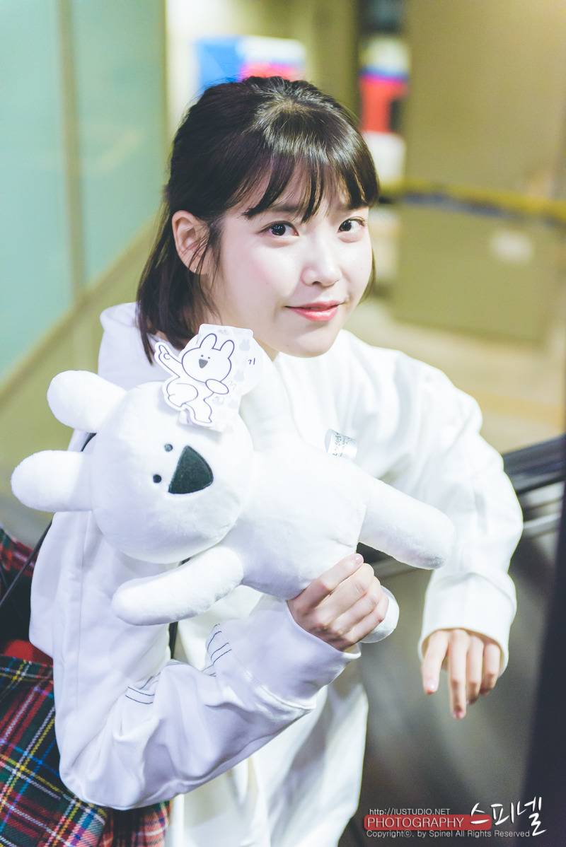 단발머리가 잘어울리는 아이유.jpgi | 인스티즈