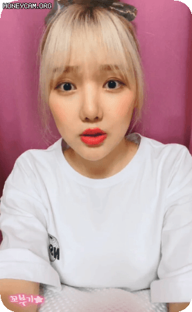 일요일 밤 Vlive로 찾아온 여자친구 예린이.gif | 인스티즈