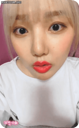 일요일 밤 Vlive로 찾아온 여자친구 예린이.gif | 인스티즈