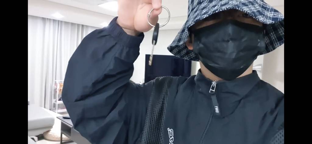 피나치공 주작 유튜버가 반성한답시고 요즘 타고 다니는 차..jpg | 인스티즈