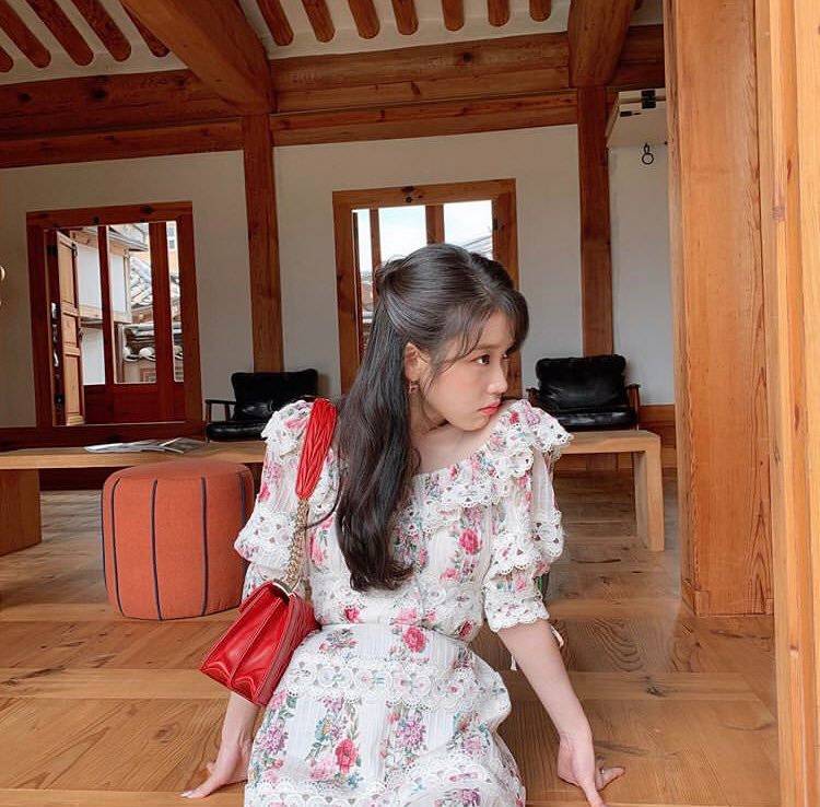 아이유 여친짤 일수도 아닐수도 있는 사진들 .jpg | 인스티즈